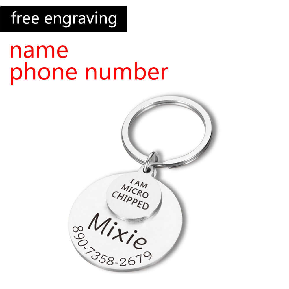 The personalized pet tag in silver. Text stating free engraving.